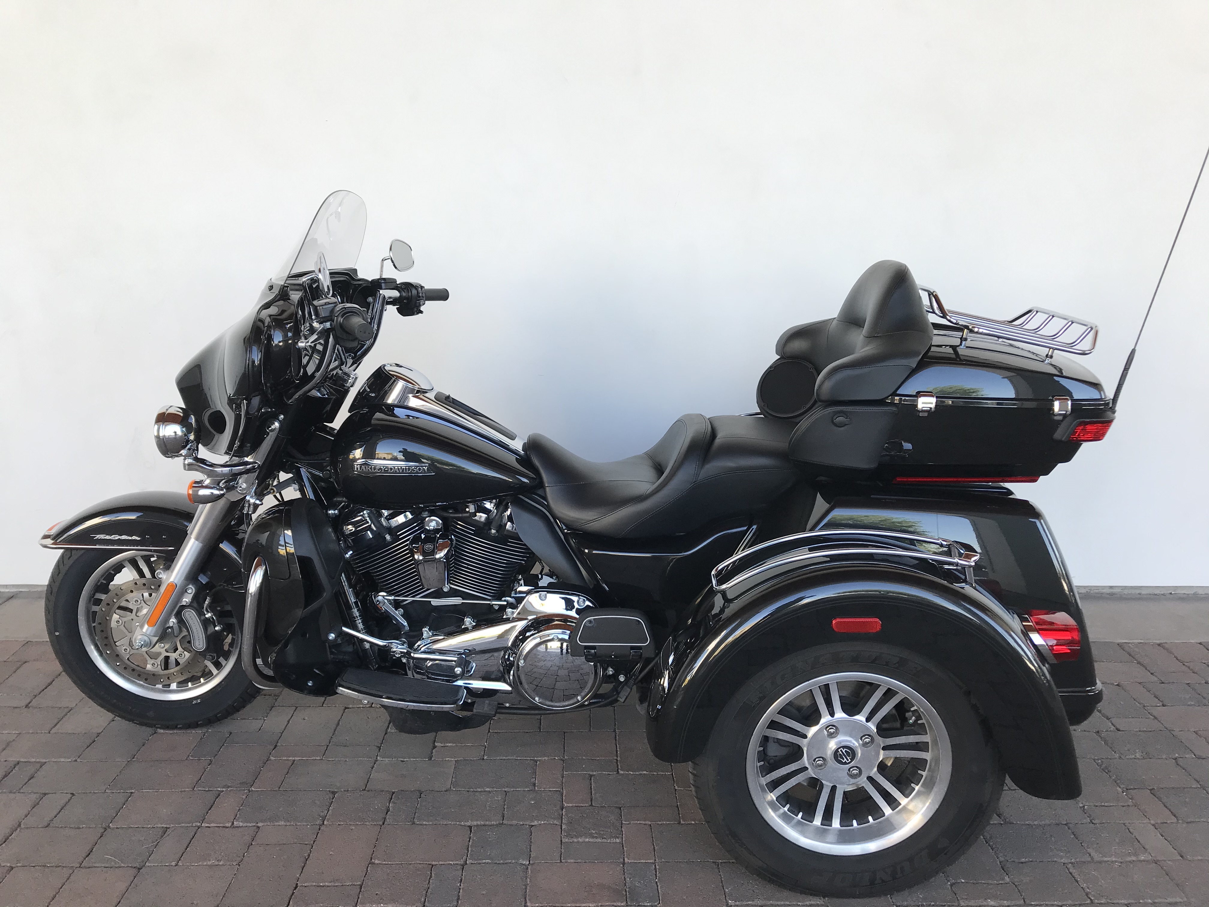 Pre-Owned 2018 Harley-Davidson Tri Glide Ultra Classic in Tucson # ...